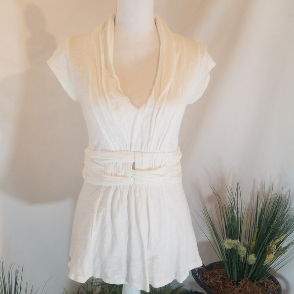 Anthropologie Tops - Anthropologie Medium Beautiful White Top Like New